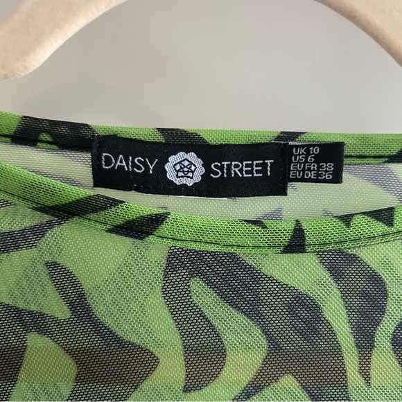 Daisy street mesh long sleeve zebra print top Size 6 - Picture 2 of 5